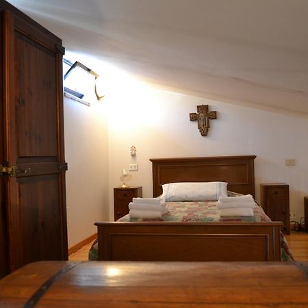 גאיולה אין קיאנטי Osteria Carnivora Guest House חדר תמונה